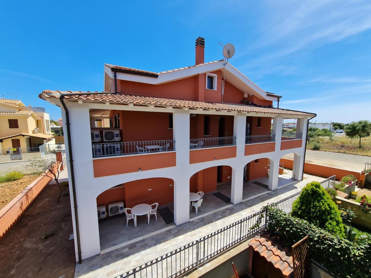 Hotel Il Risveglio Di Pula Domo Esterno foto