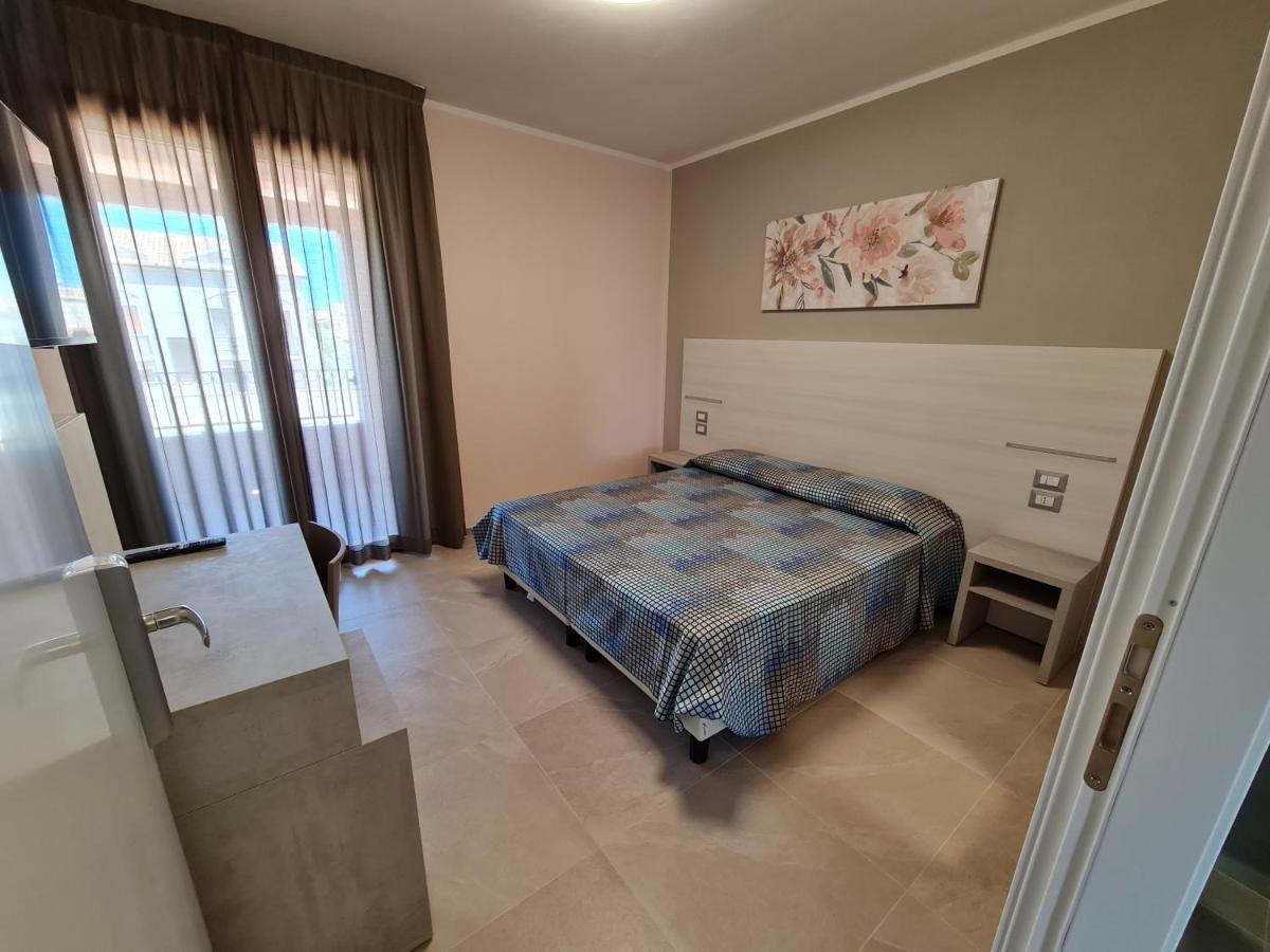 Hotel Il Risveglio Di Pula Domo Esterno foto