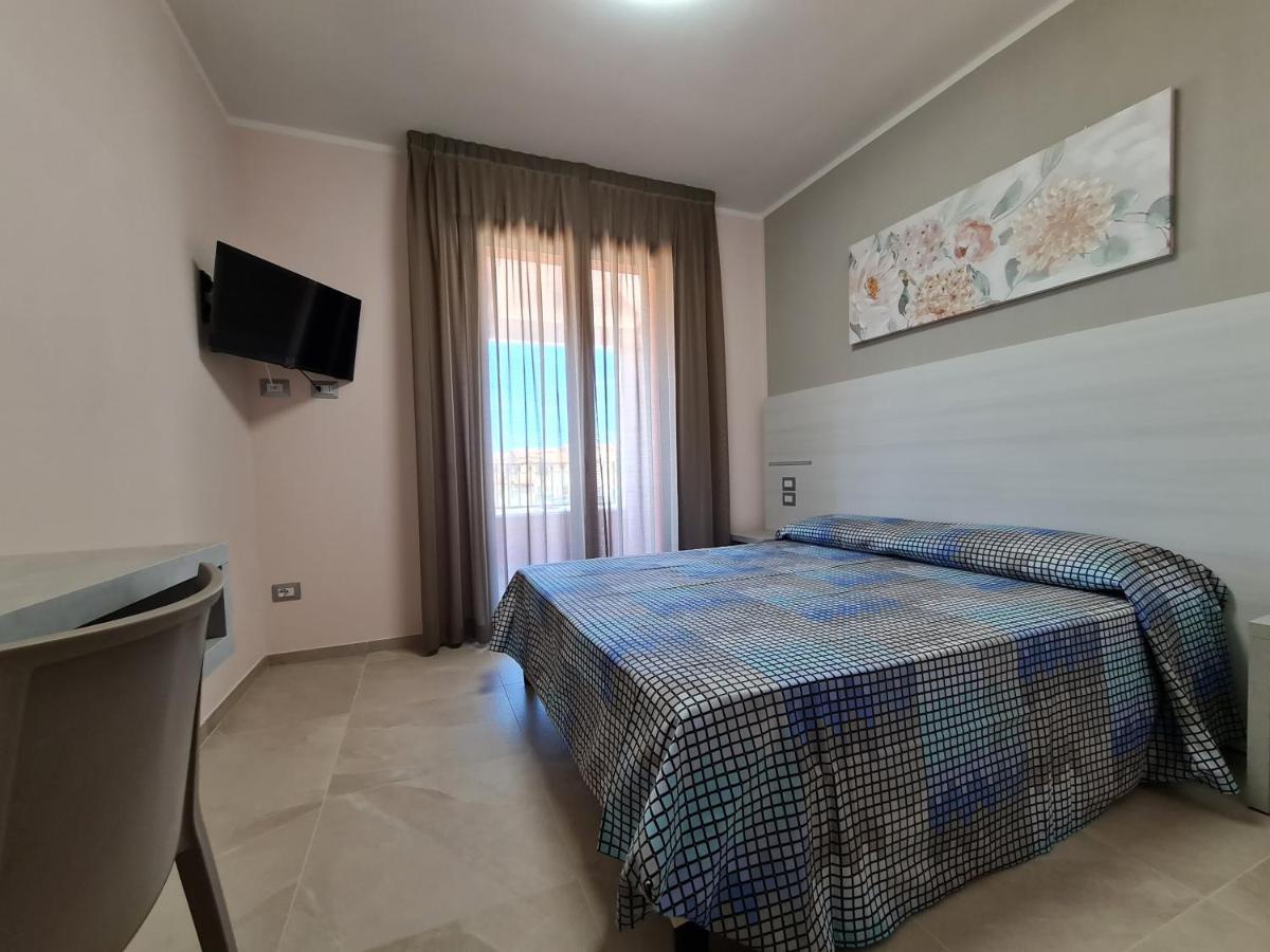 Hotel Il Risveglio Di Pula Domo Esterno foto