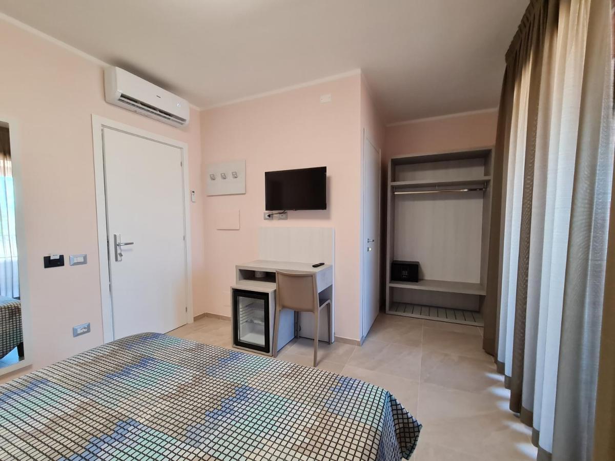 Hotel Il Risveglio Di Pula Domo Esterno foto