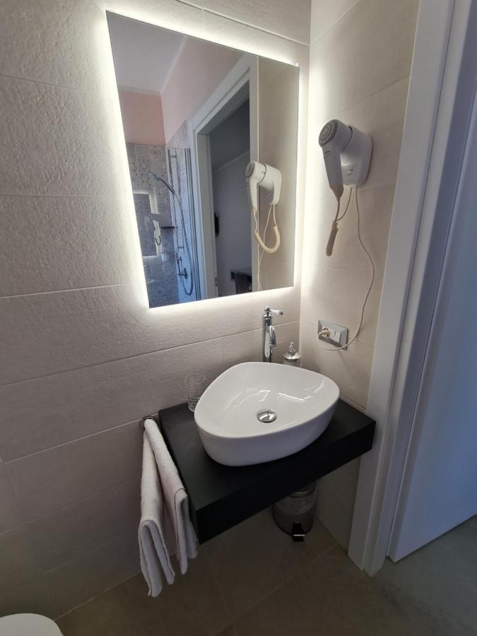 Hotel Il Risveglio Di Pula Domo Esterno foto