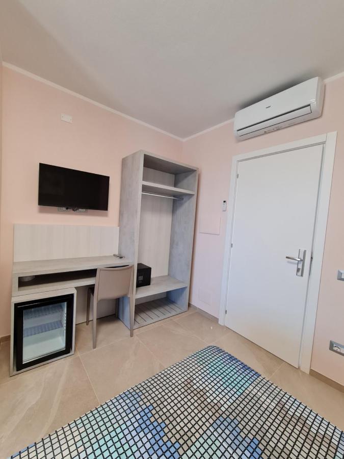 Hotel Il Risveglio Di Pula Domo Esterno foto